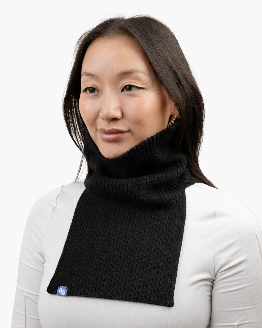 Liz is 5'6" and wearing a BIG freddie in black
