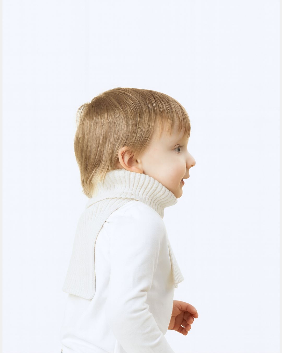 Elio, age 3, sports a mini freddie in blanc