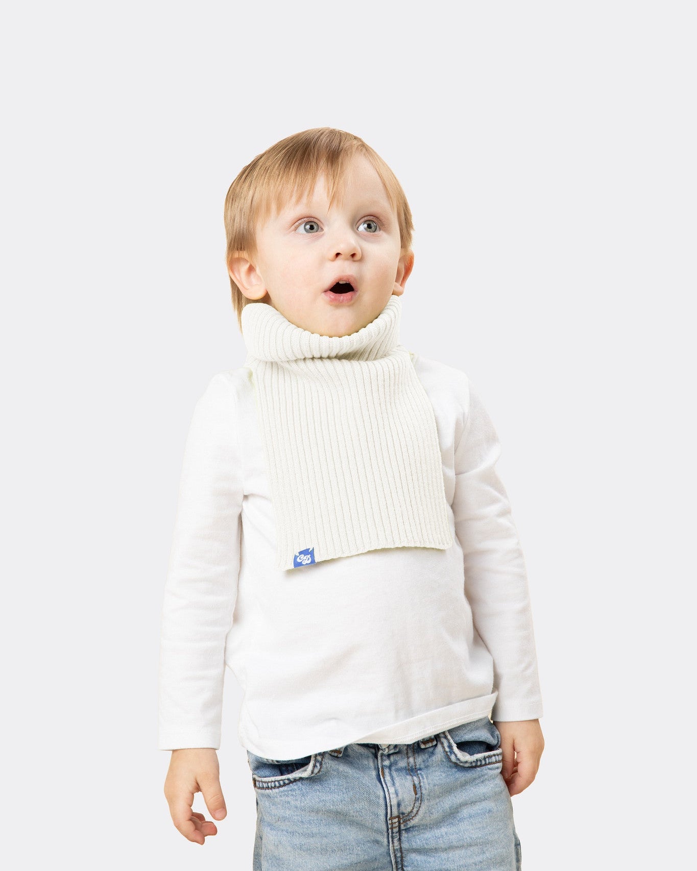 Elio, age 3, wears freddie blanc in size mini