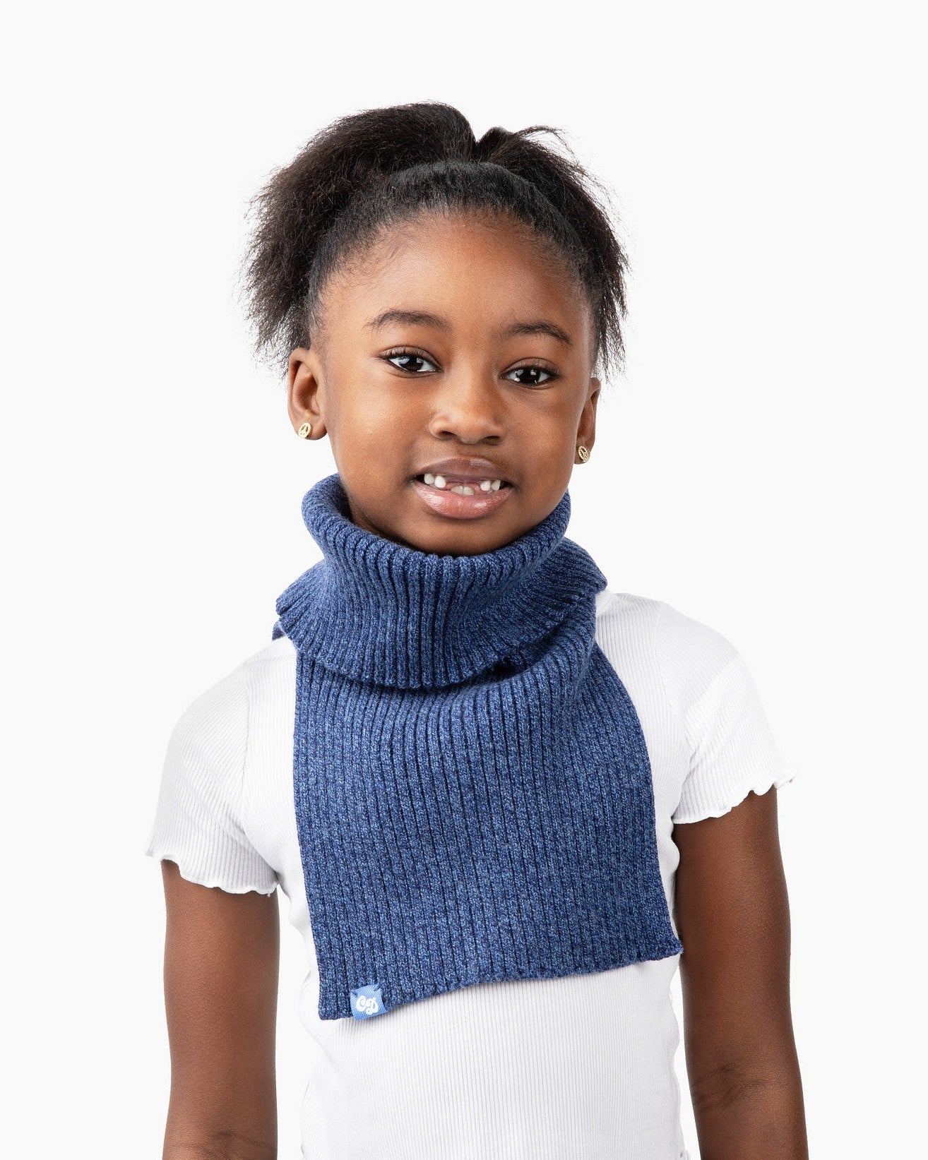 Khali is 7 and wearing size small in freddie in denim