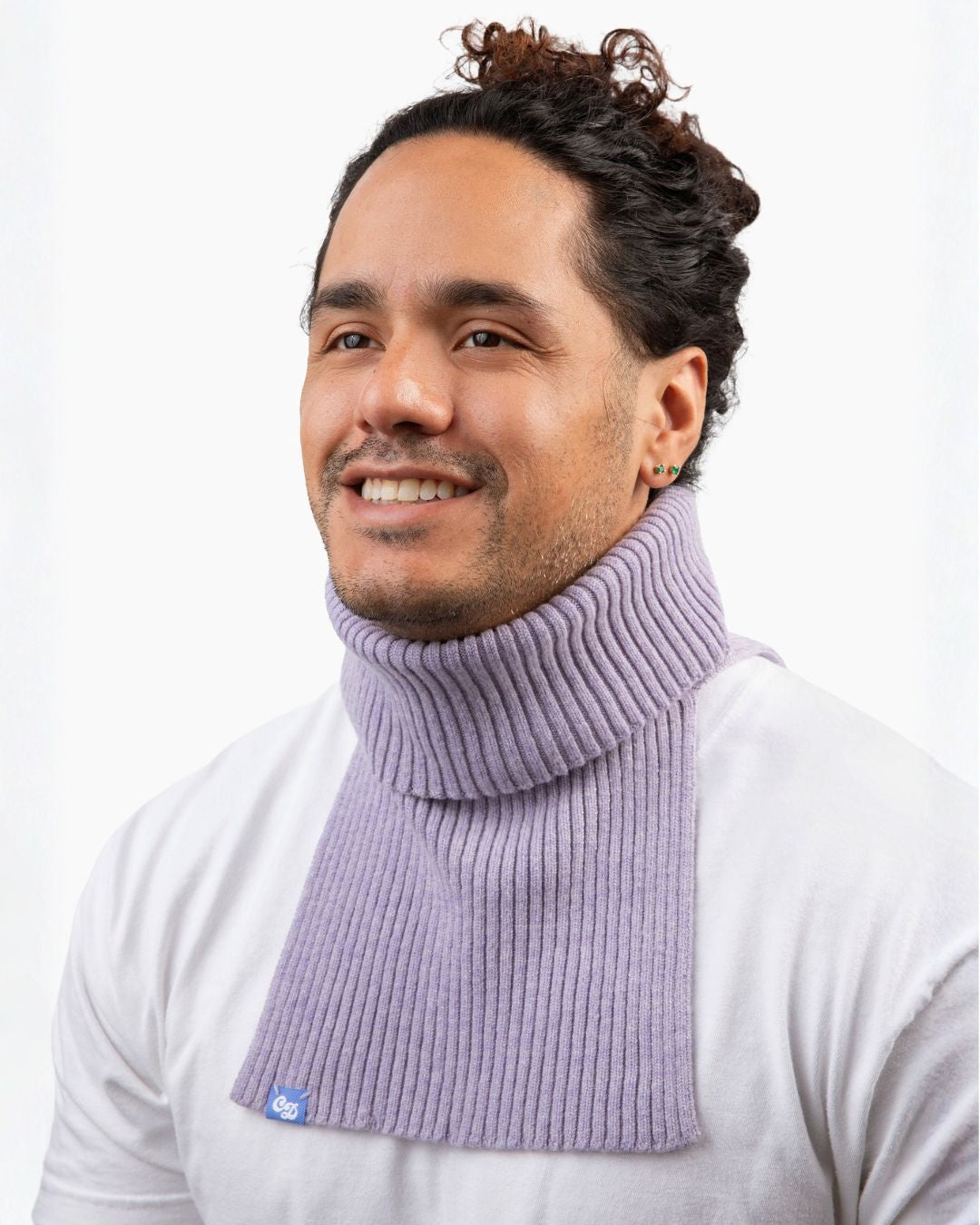 JP wears a size M shirt and a BIG freddie in lilac