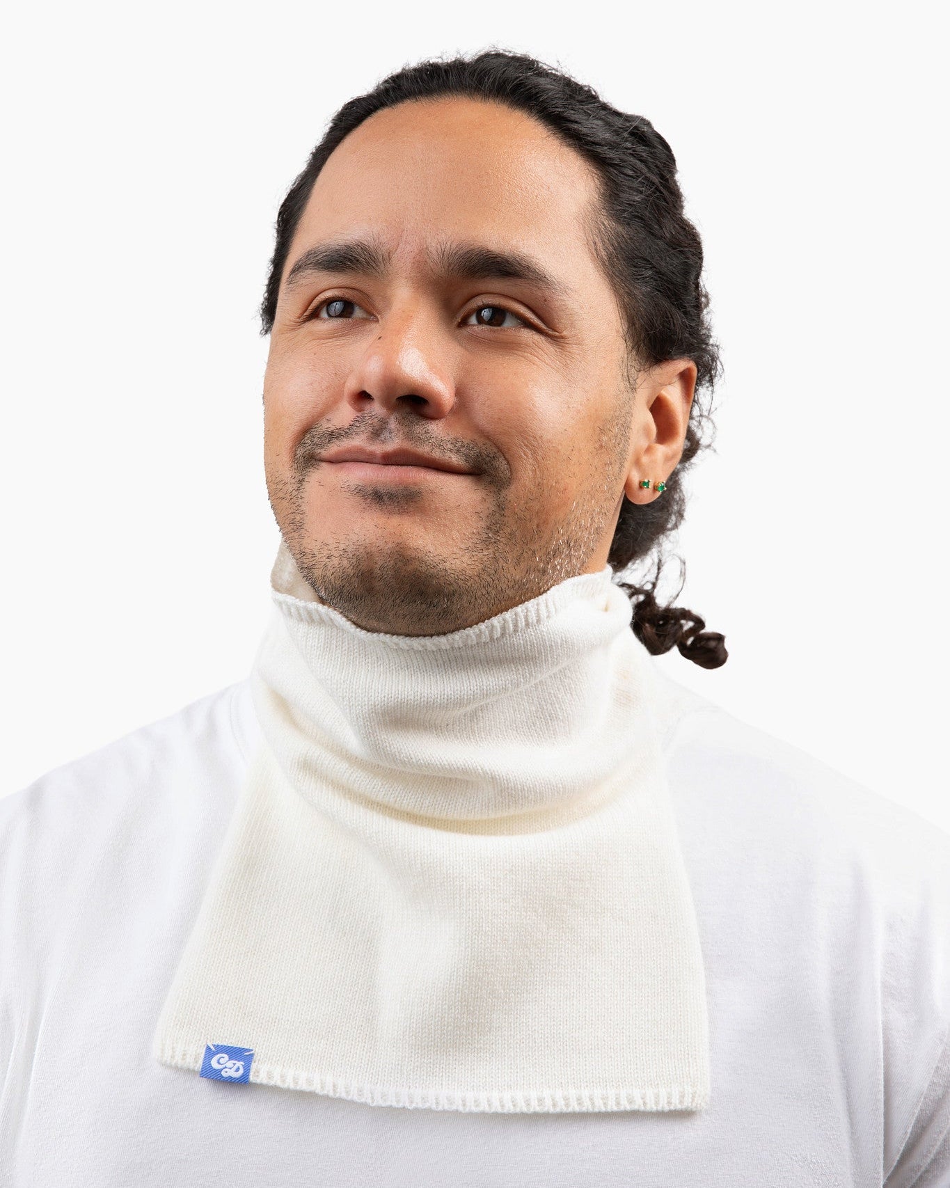 JP wear a M in shirts and a BIG stan dickey in blanc