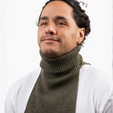 JP is 6' (really) and wears a BIG freddie in estate