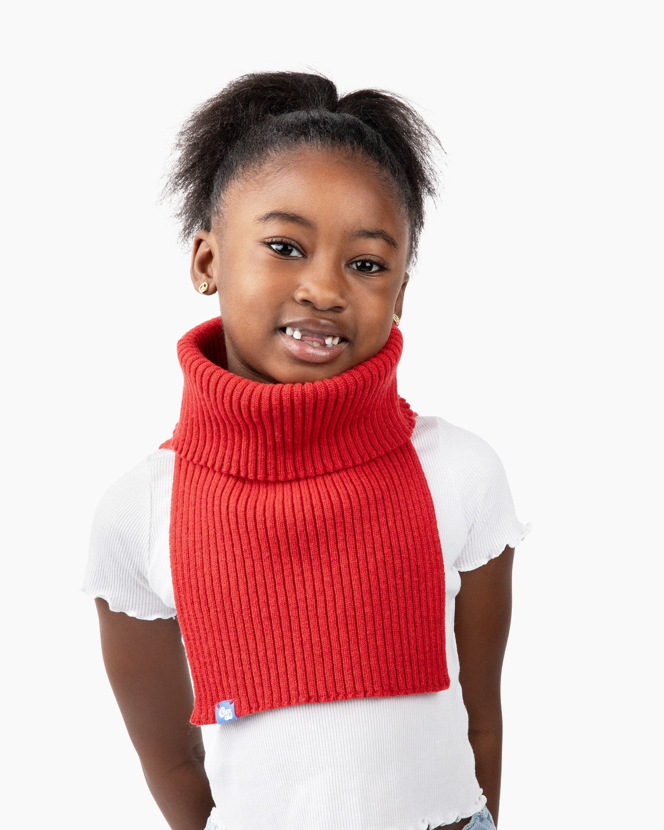 Khali is 7 and wears a small freddie in lava