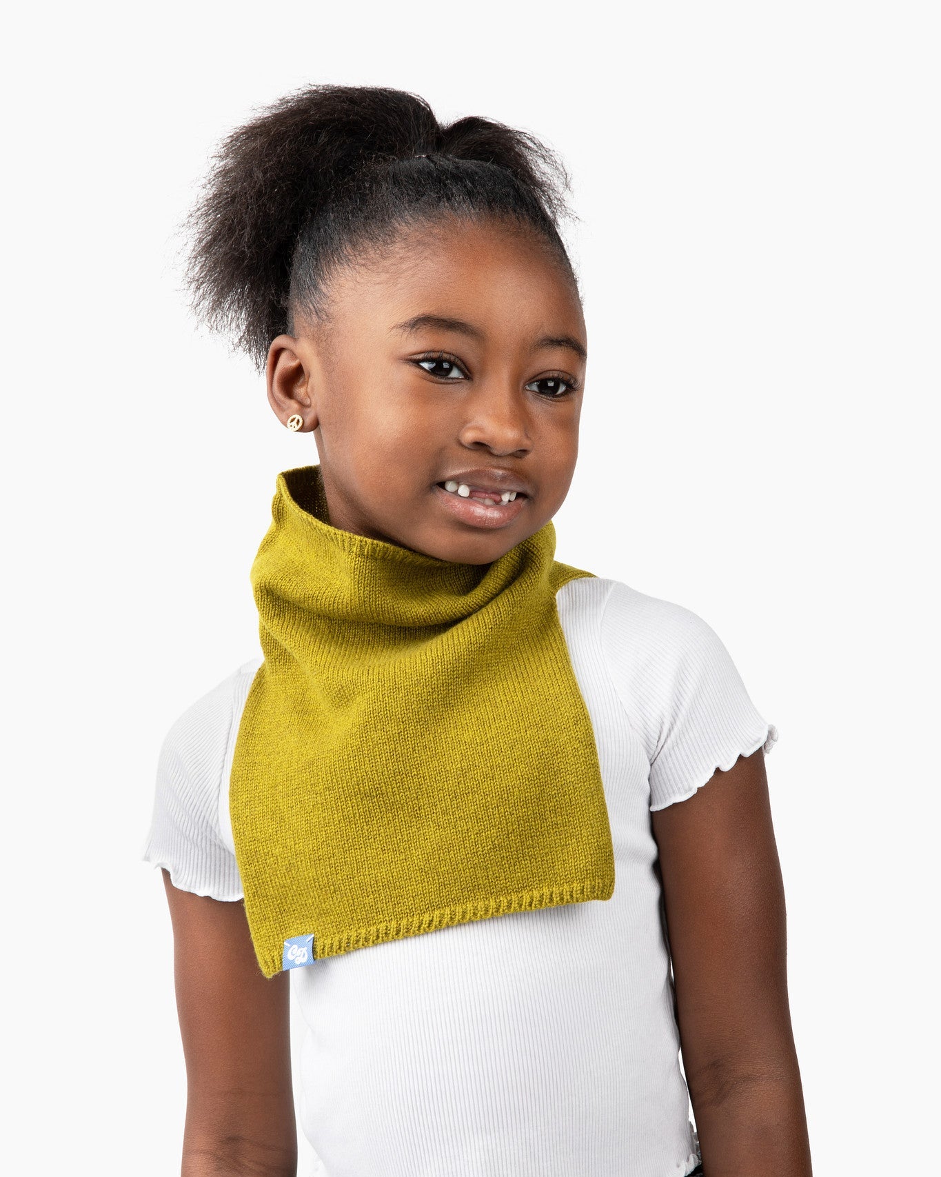 Khali, aged 7, wears a small stan in mossy